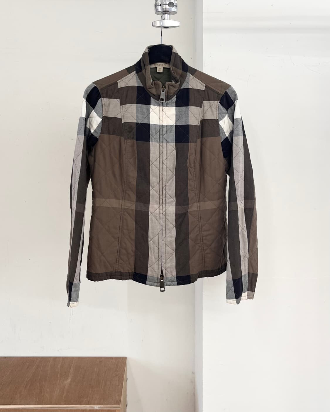 버버리 브릿 퀼티드 플라드 번 자켓 상품이미지1