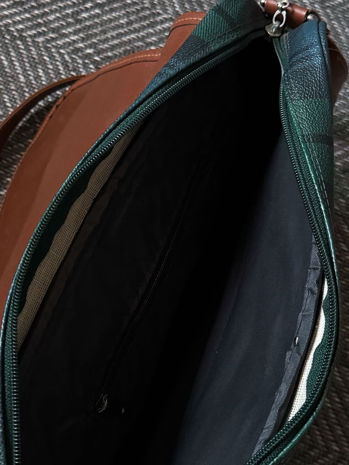 폴로 랄프로렌 블랙와치 메신저 숄더백 상품이미지5