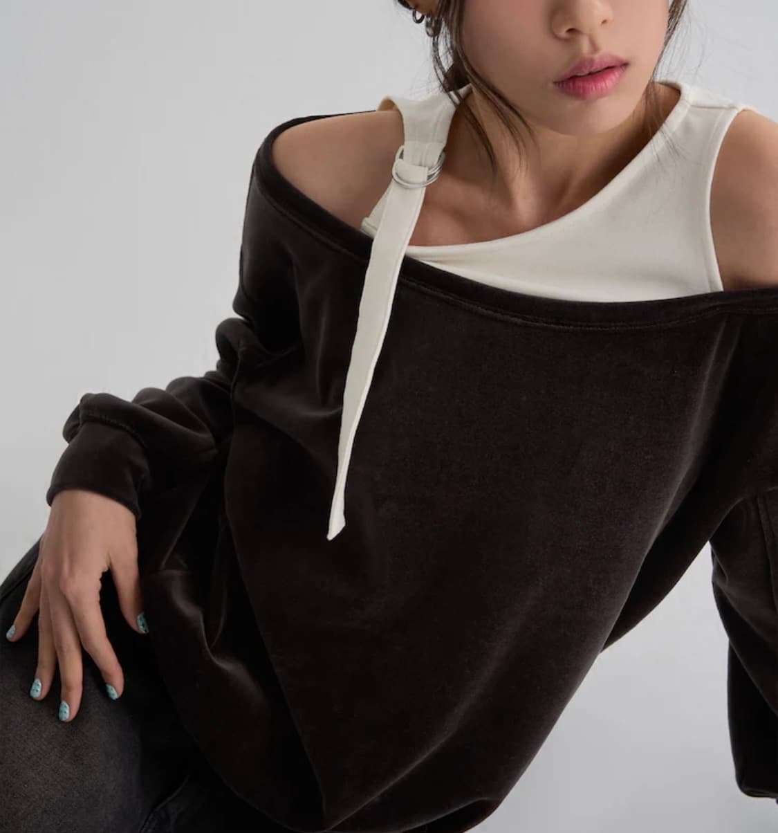 에잇세컨즈 레이어드 벨벳 저지탑 브라운 상품이미지4