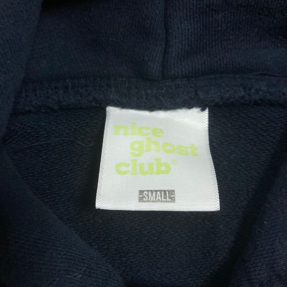 나이스 고스트 클럽 빅로고 네이비 후드티 상품이미지3