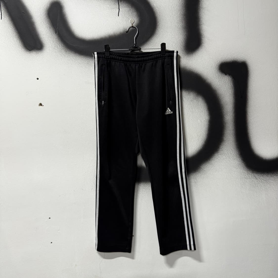 아디다스 사이드 디테일 원 포인트 트랙 팬츠 상품이미지1