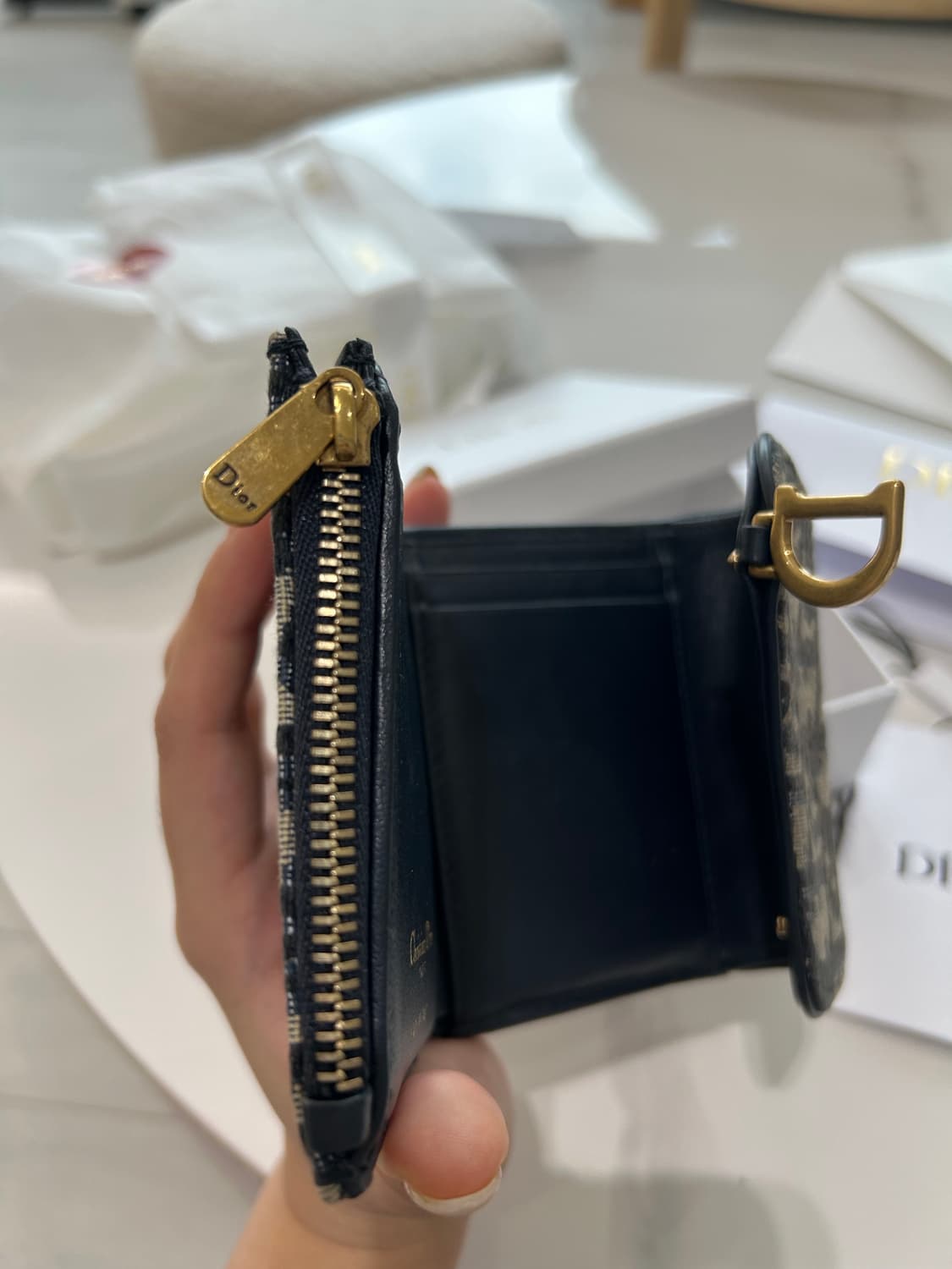 <Dior 공홈 구매/풀박스> 디올 Saddle Lotus 오블리크 반지 상품이미지4