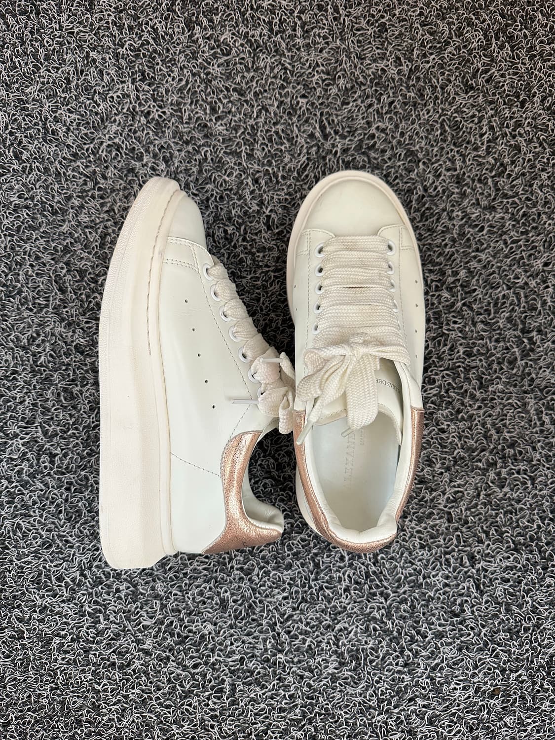 알렉산더 맥퀸 오버솔 스니커즈 37/240 상품이미지3