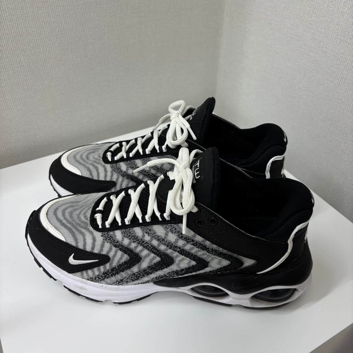 나이키 에어맥스 TW 블랙 앤 화이트 260 상품이미지1