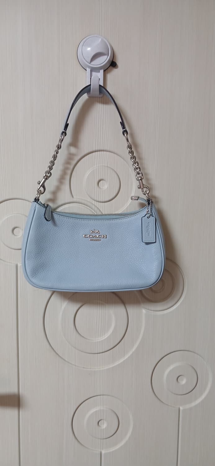 코치 테리 숄더백 상품이미지1