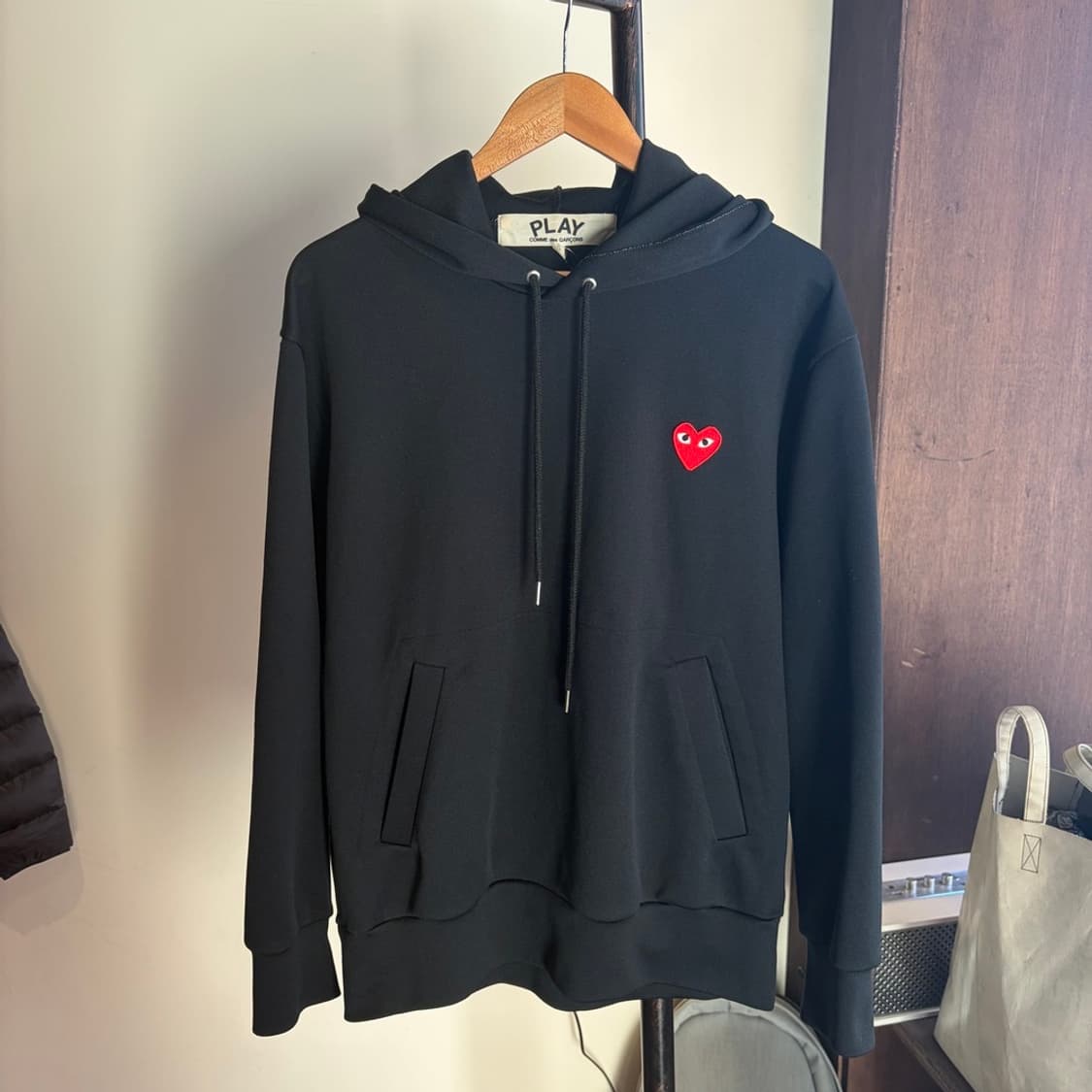 15335 - 꼼데가르송 레드 와펜 후드티 상품이미지2