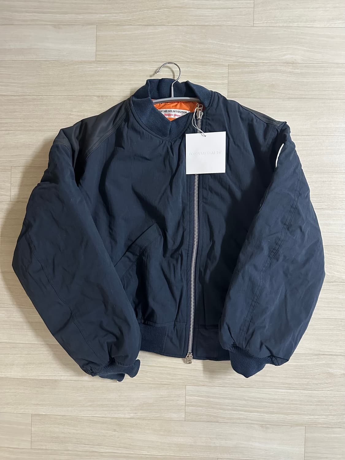 새상품 더뮤지엄비지터 플라워 프린팅 ma-1 상품이미지2