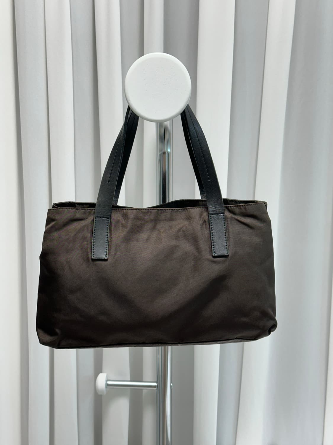 [정품] Prada 프라다 테수토 나일론 스몰 핸드백 브라운 상품이미지4