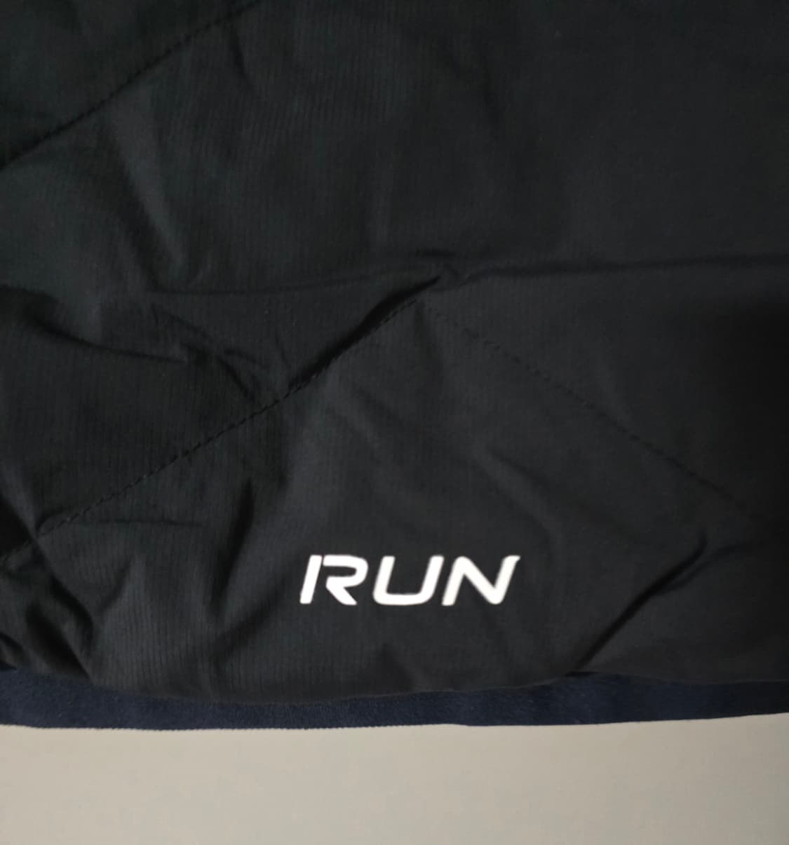 데상트  덕다운 경량조끼.  싸이즈 95 상품이미지5