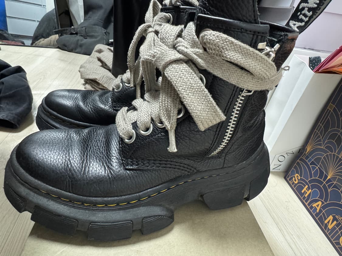 닥터마틴 X 릭 오웬스 1460 DMXL EU40사이즈 상품이미지3