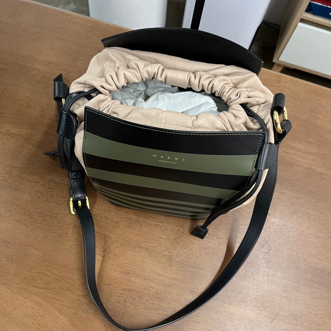 마르니 거싯 버킷백 상품이미지3