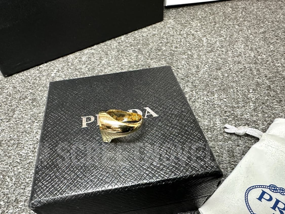 프라다 하트 반지 블랙 상품이미지7
