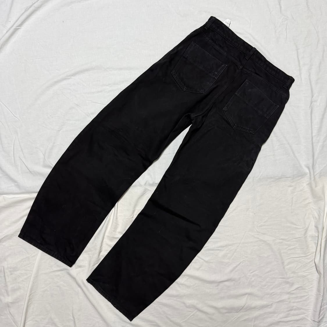 쿠어 엠보 워시드 딥 커브드 데님 팬츠 (블랙/L) 상품이미지2