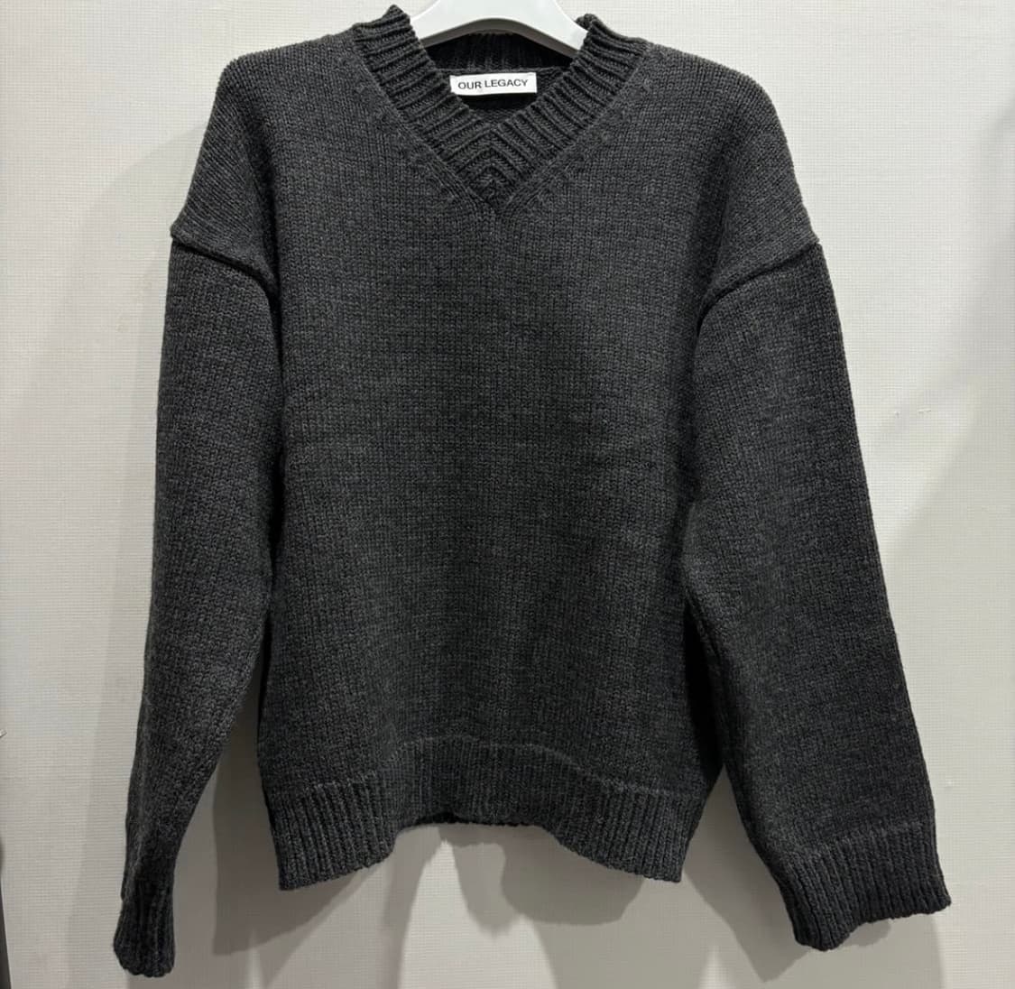 아워레가시 소나 브이넥 니트 상품이미지3