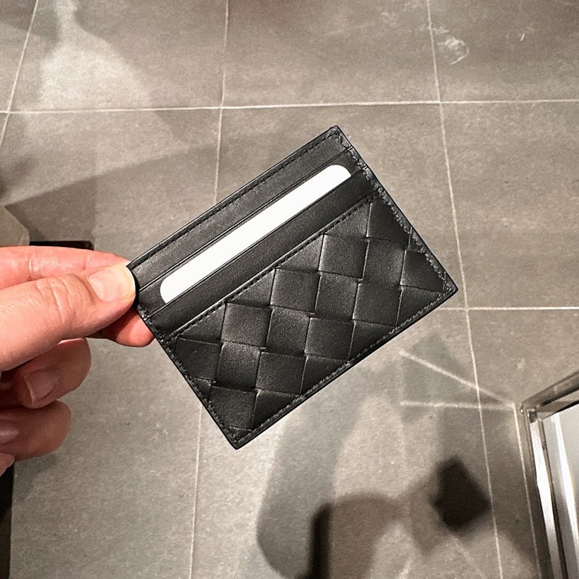 (정품/새상품) 보테가베네타 블랙 인트레치아토 카드지갑 상품이미지1