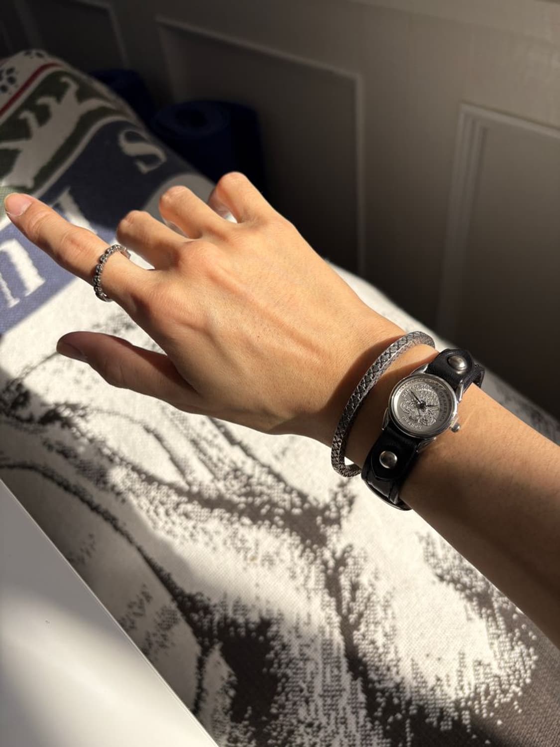 BUCKLE WATCH BRACELET 버클 시계 팔찌 상품이미지1