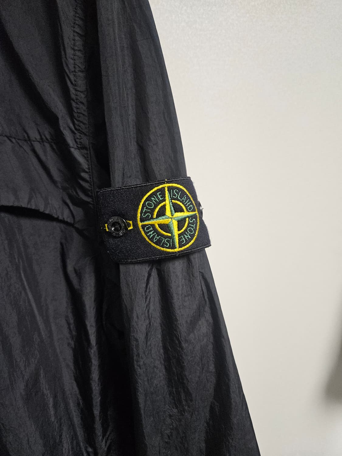 스톤아일랜드 24ss 크링클랩스 후드 바람막이자켓 XL 상품이미지4