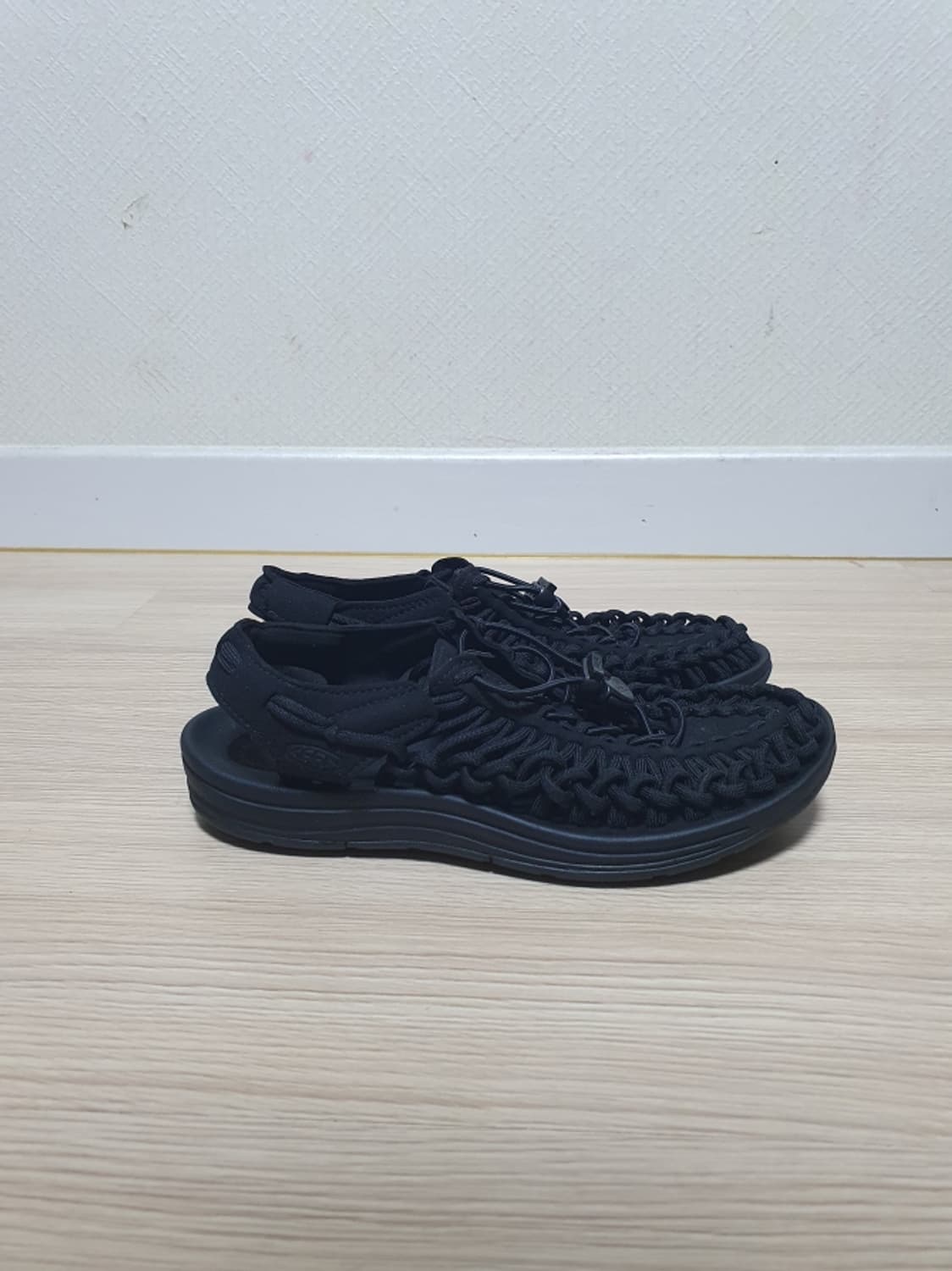  킨 유니크 샌들 블랙 250 상품이미지1