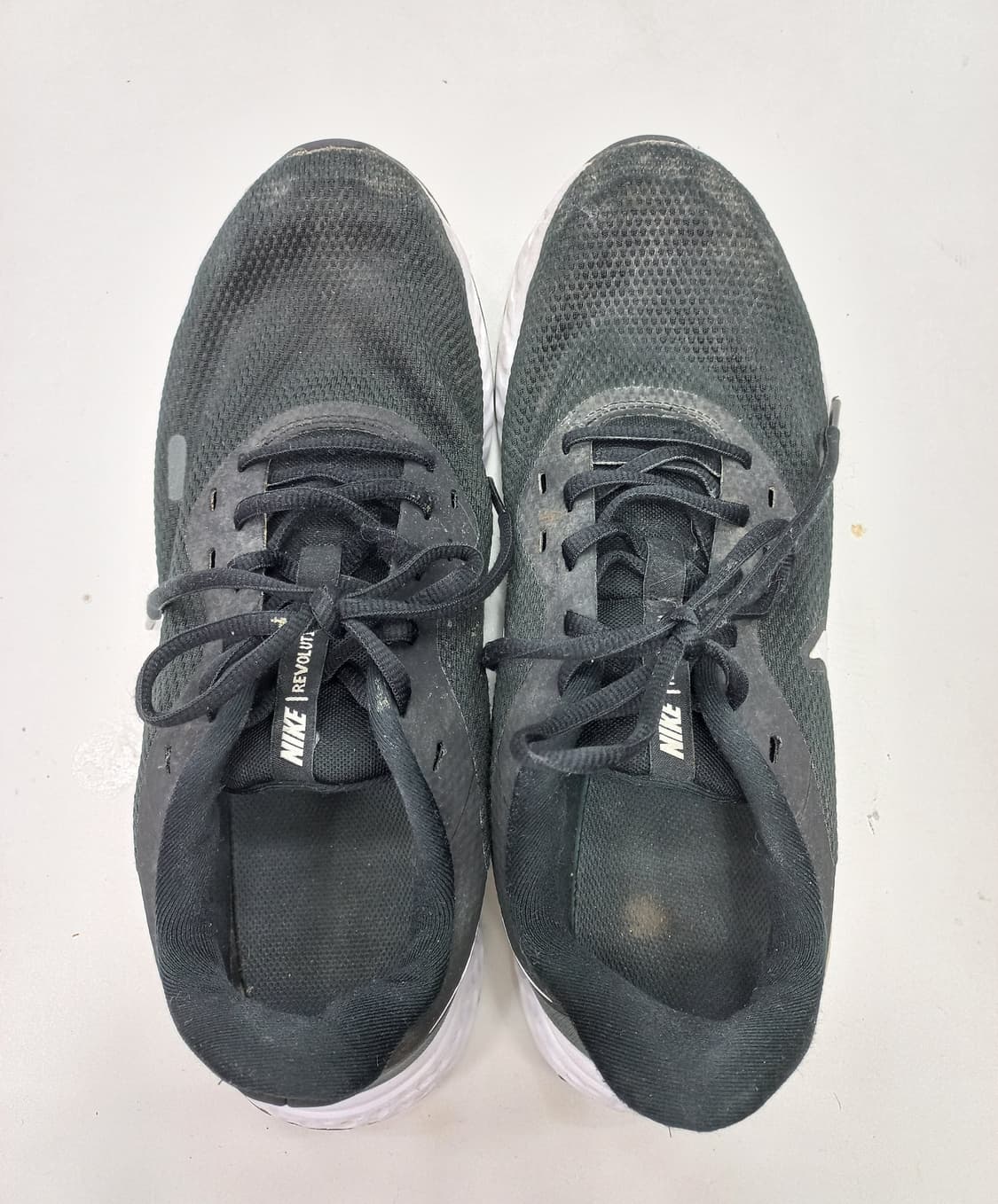 나이키 레볼루션 5  블랙/화이트 285mm 상품이미지4