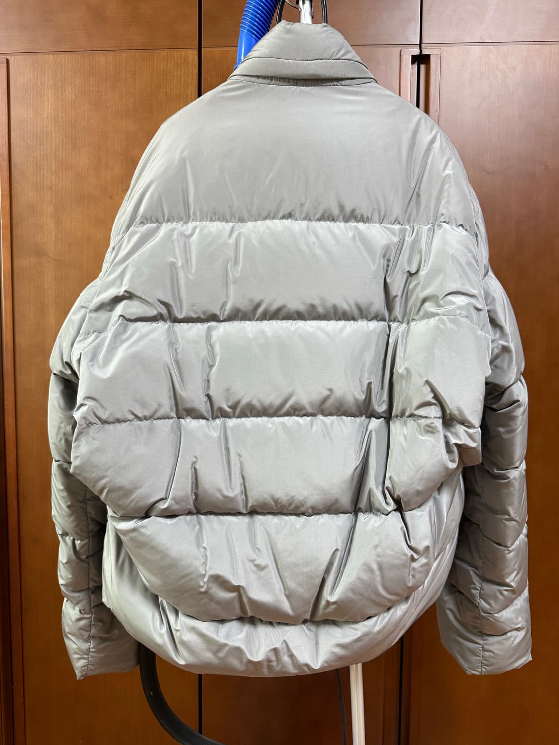 [46] 발렌시아가  c컬 패딩 그레이 초판 상품이미지4