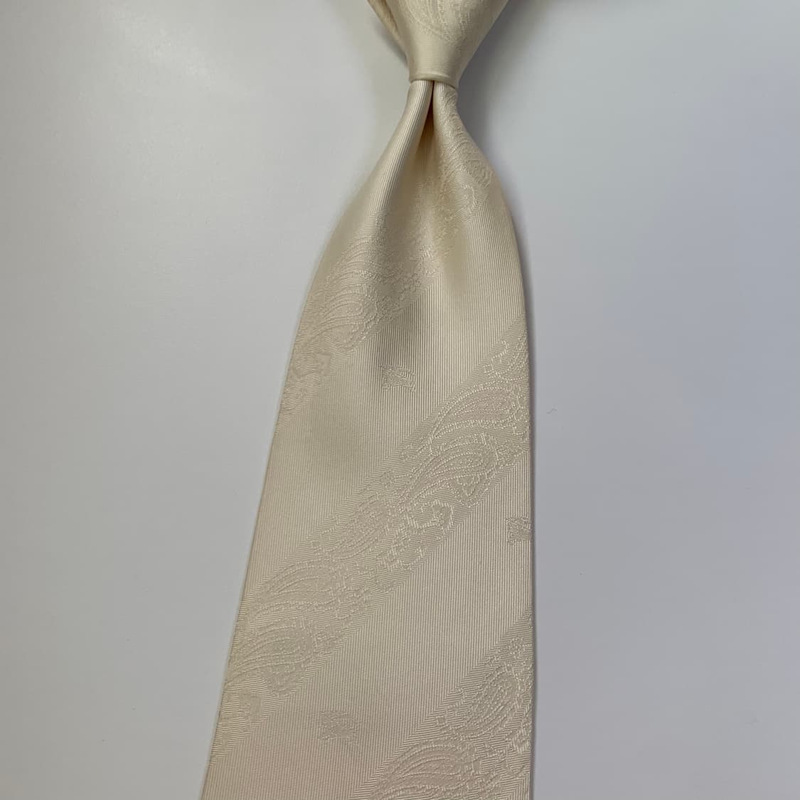 버버리(BURBERRY) 화이트 페이즐리 명품 결혼식넥타이 A+등급 상품이미지9