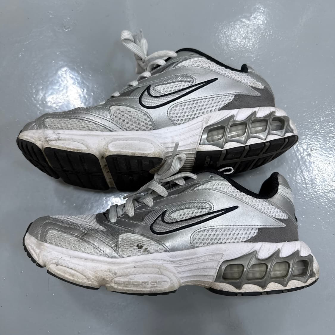 250 나이키 여성 줌에어 메탈릭 실버 0127T2 상품이미지2