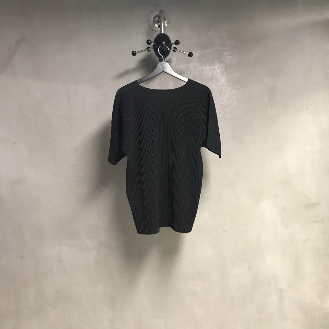 옴므 플리세 블랙 티셔츠 3 상품이미지6