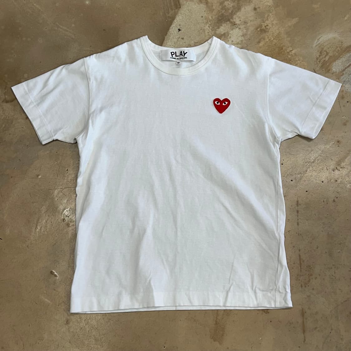 M 꼼데가르송 레드하트와펜 화이트 반팔 티셔츠 상품이미지2