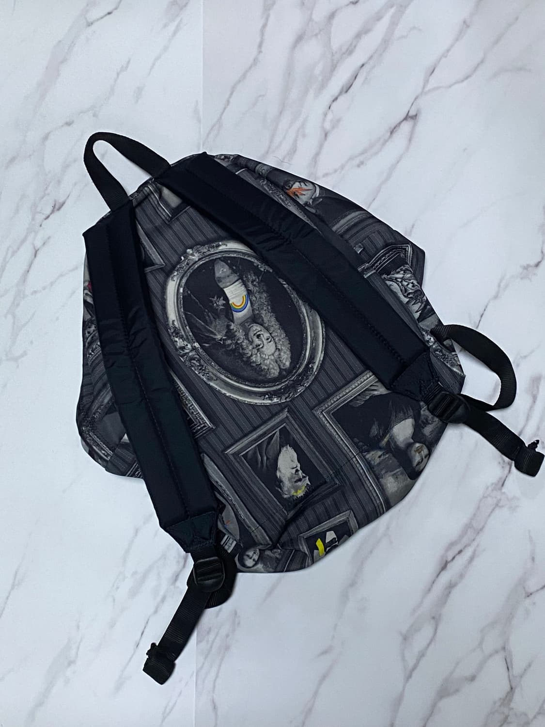 이스트팩 그래픽 백팩 상품이미지2