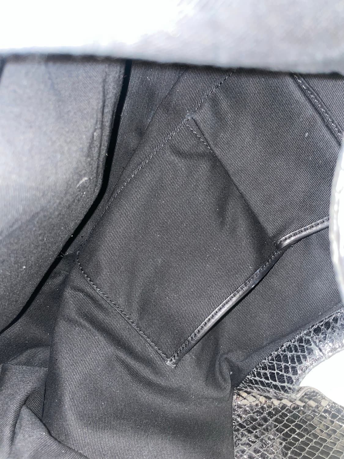 셀린느 블랙 파이톤 토트백 celine tote bag 상품이미지6