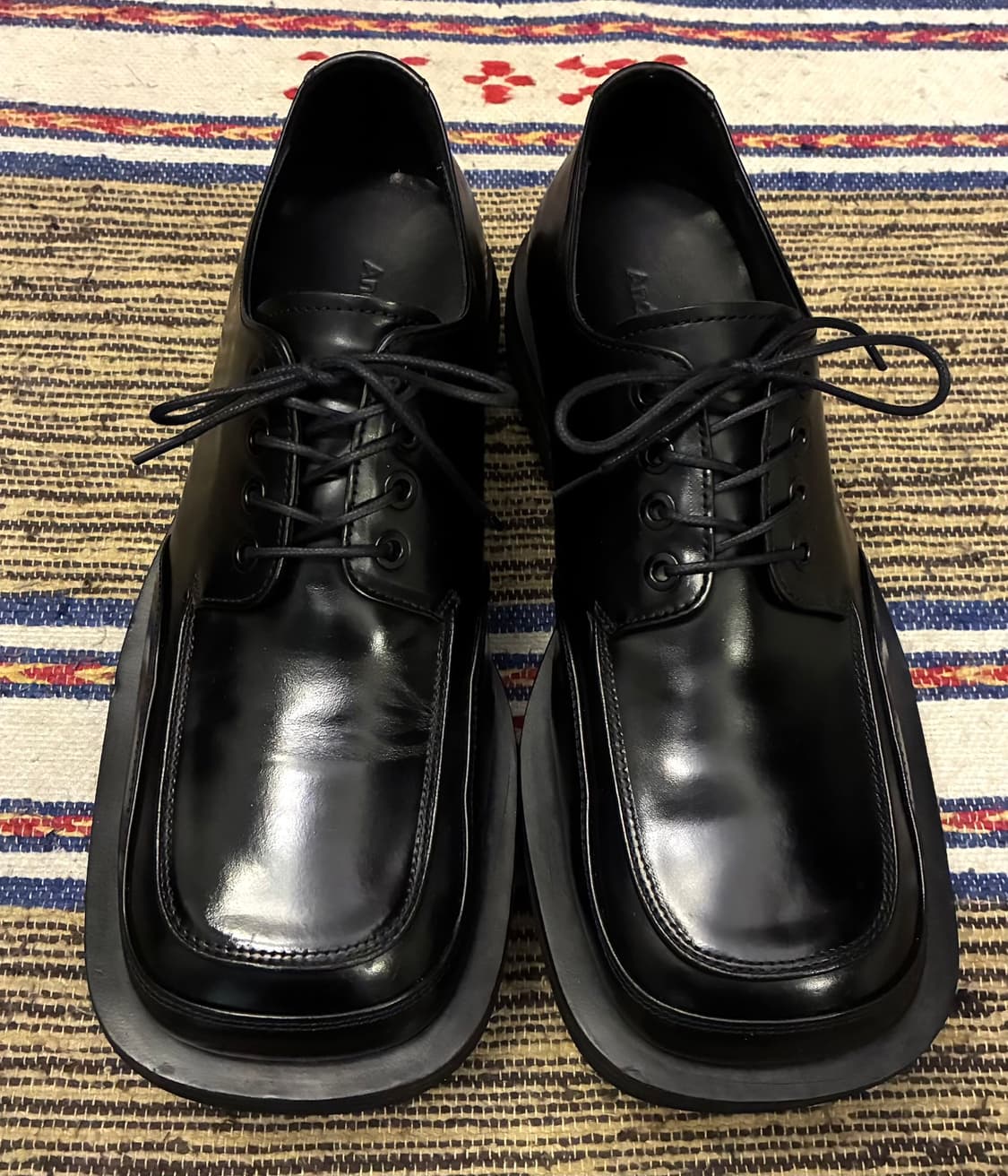 (41/260)앤더슨벨 스퀘어 마틴 더비슈즈 로퍼 블랙 상품이미지3