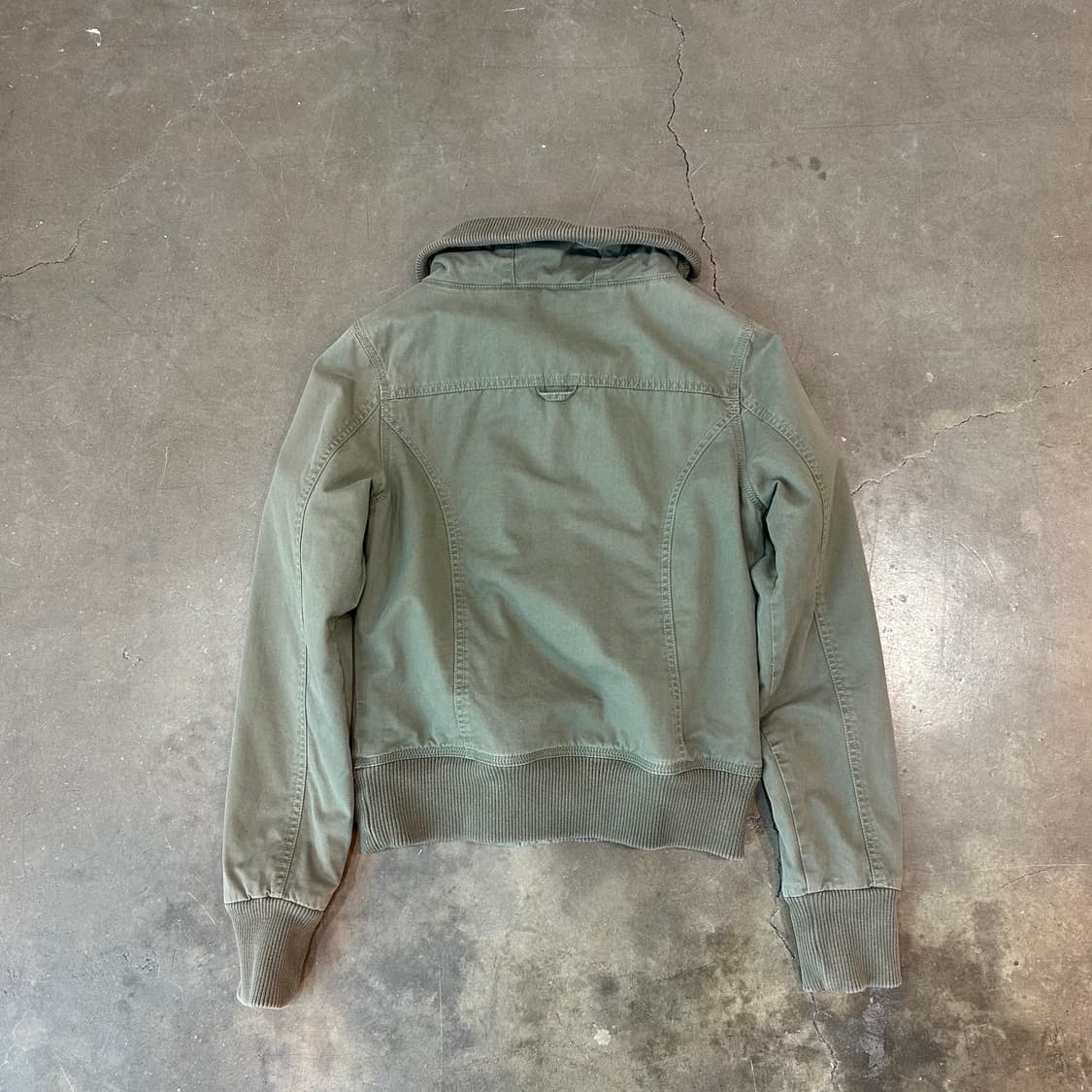 아디다스 카키 봄버 점퍼 상품이미지7