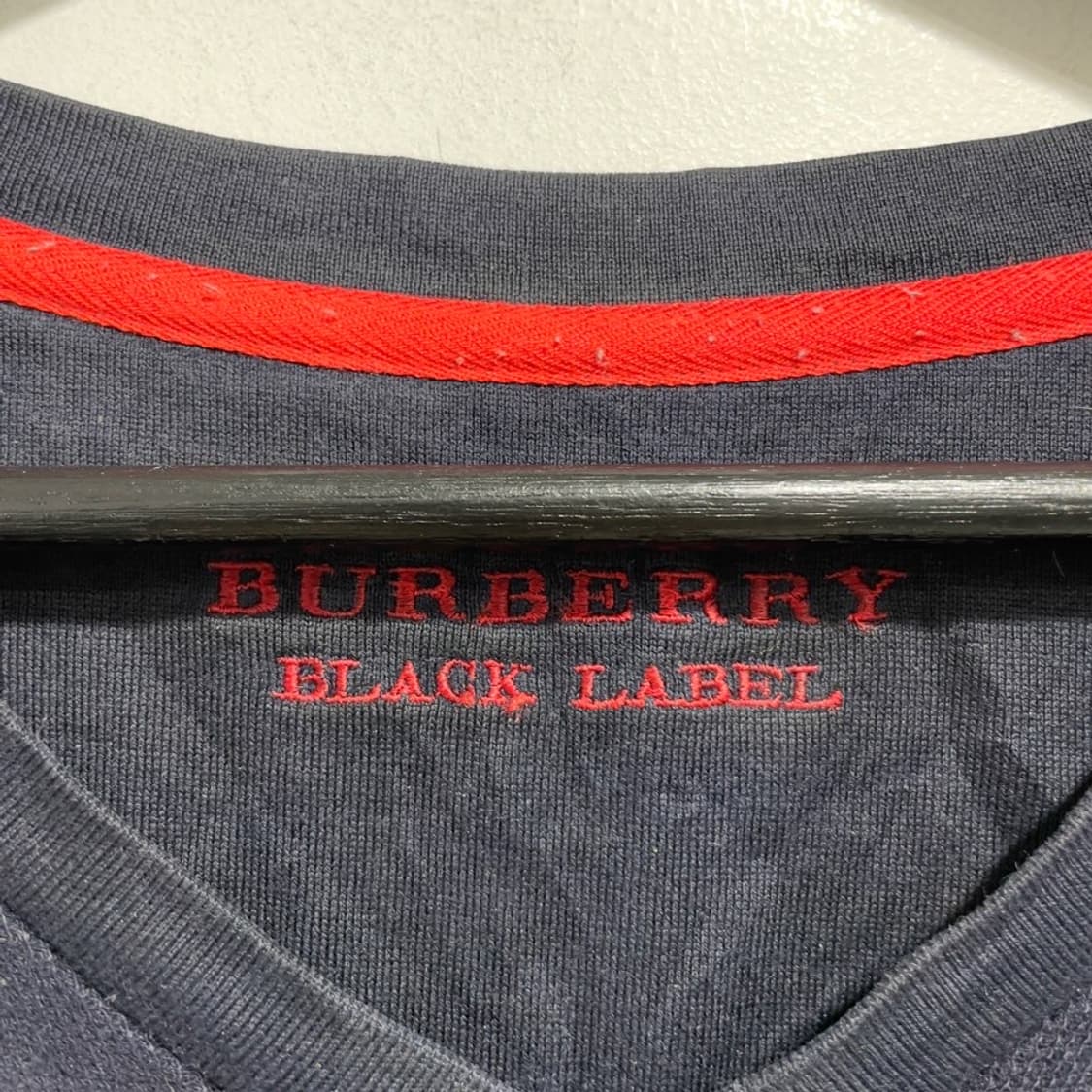 버버리 블랙라벨 브이넥 롱슬리브 상품이미지5