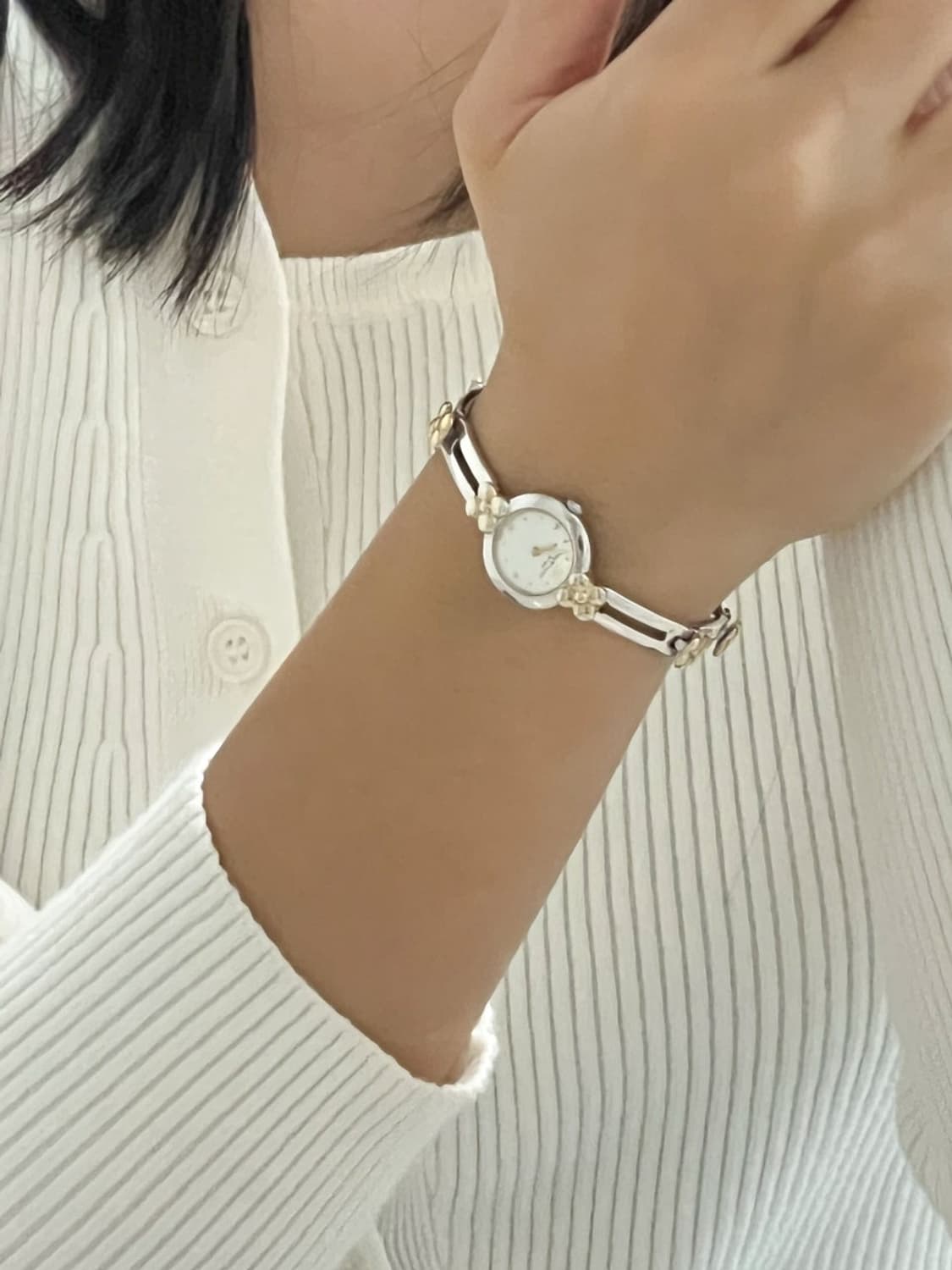 courreges / 꾸레쥬 듀얼컬러 플라워 시계  상품이미지10