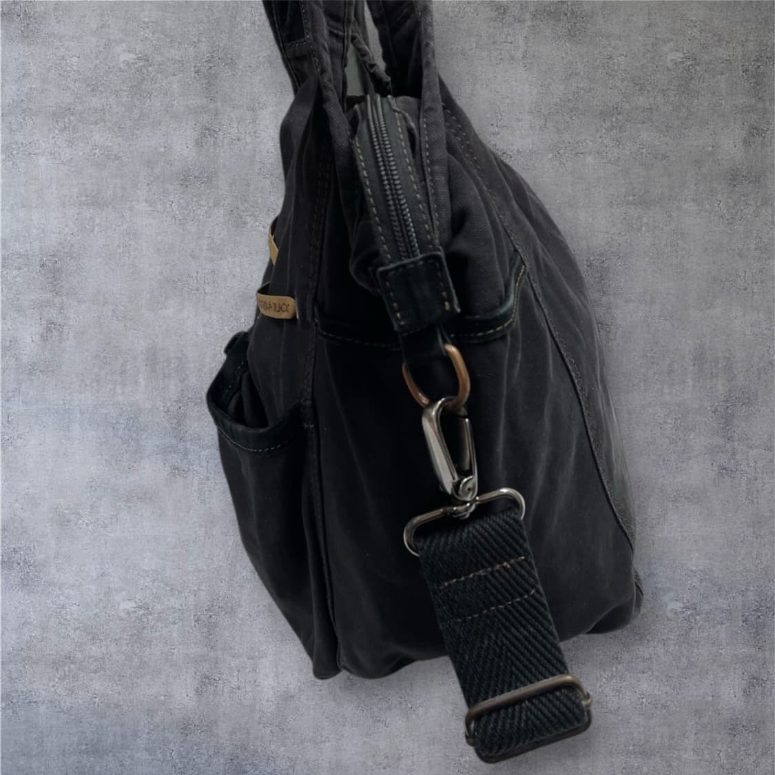 만다리나덕 Mandarina duck 블랙 차콜 토트 겸 크로스백 상품이미지4