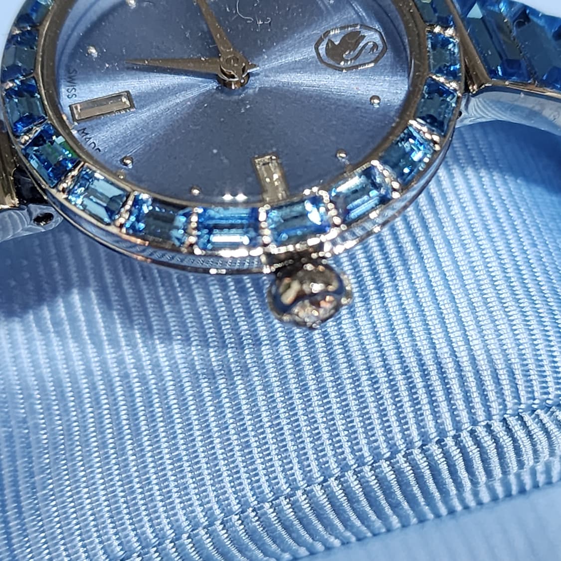 스와로브스키 Matrix Bangle 워치 블루 판매합니다 상품이미지5