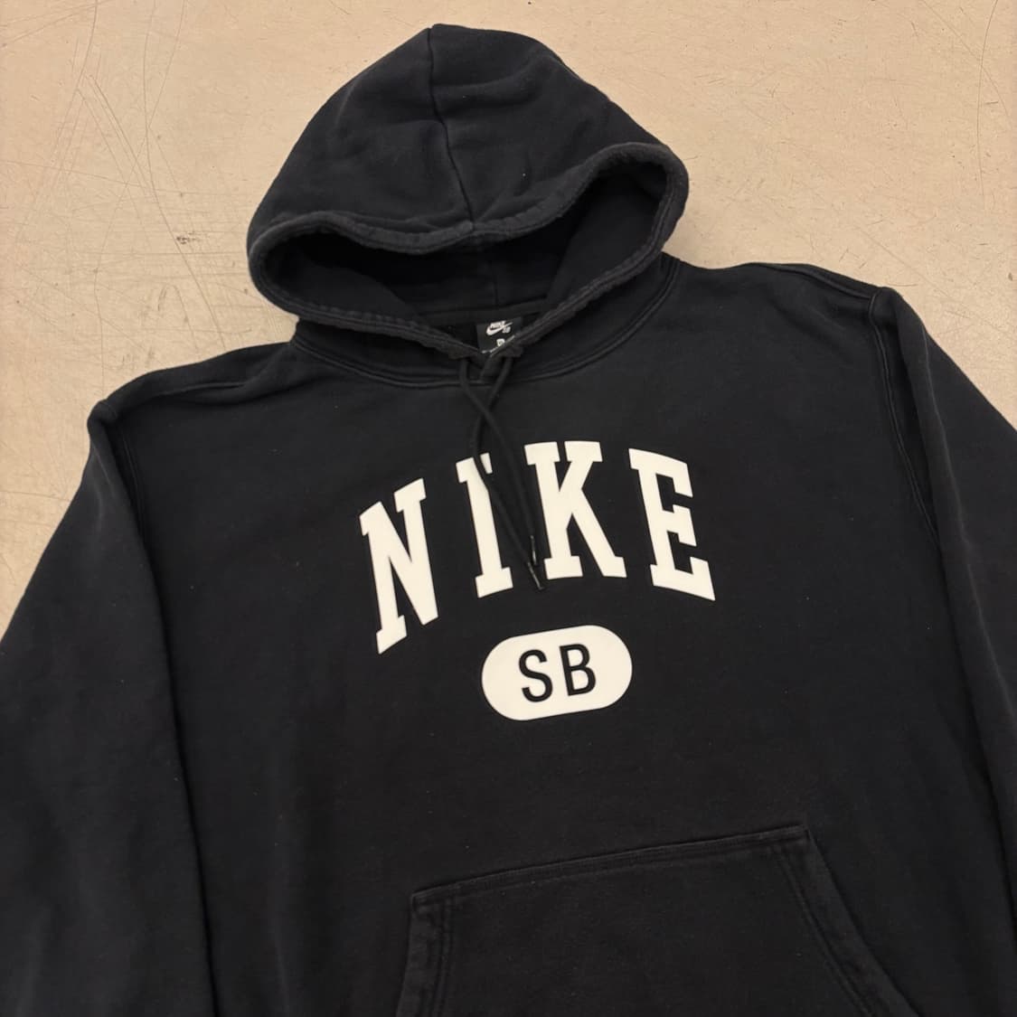 나이키 SB 빅로고 블랙 후드티 상품이미지2