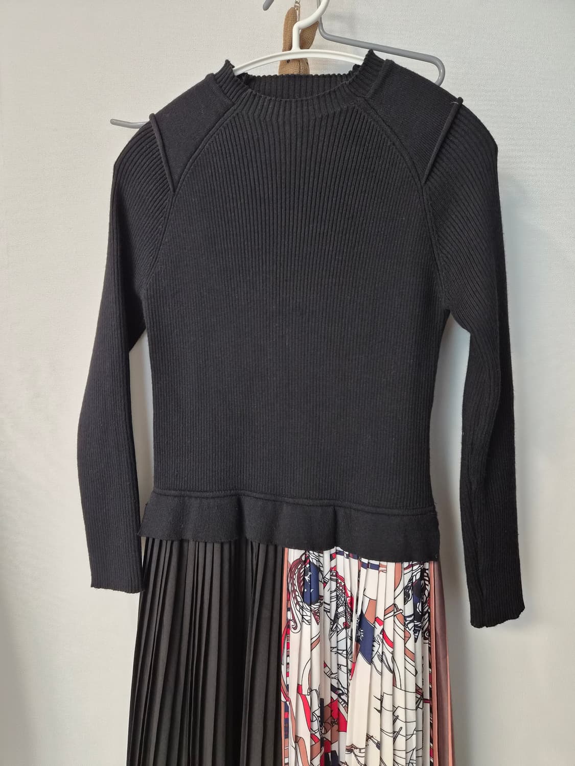 벨리걸 플리츠 니트 원피스 판매합니다 상품이미지4