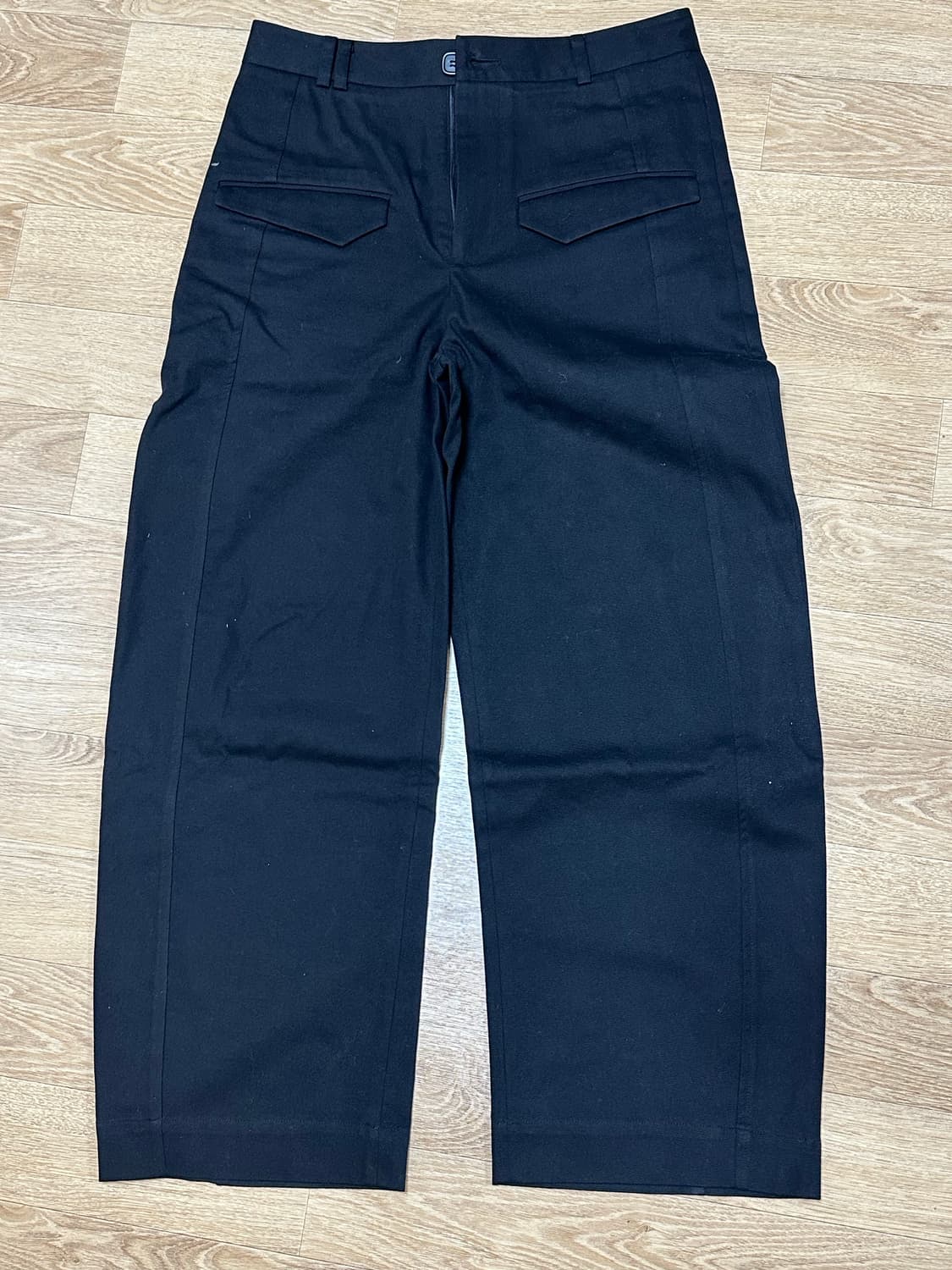 Aieul curved trousers black 상품이미지2