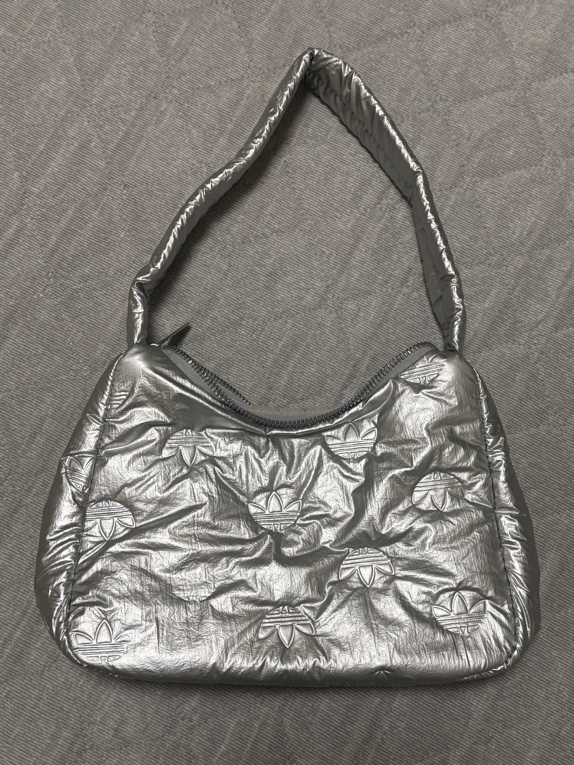 아디다스 퍼피 사틴 미니 숄더백 실버 메탈릭 빈티지 가방 상품이미지2