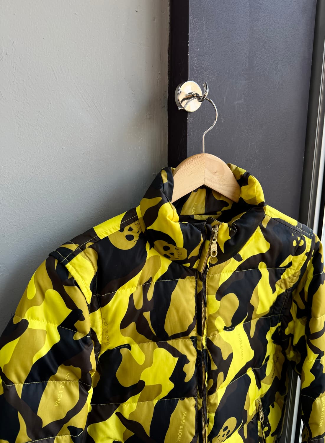 S/ 마크앤로나 스컬패턴 2WAY 다운 패딩 상품이미지3