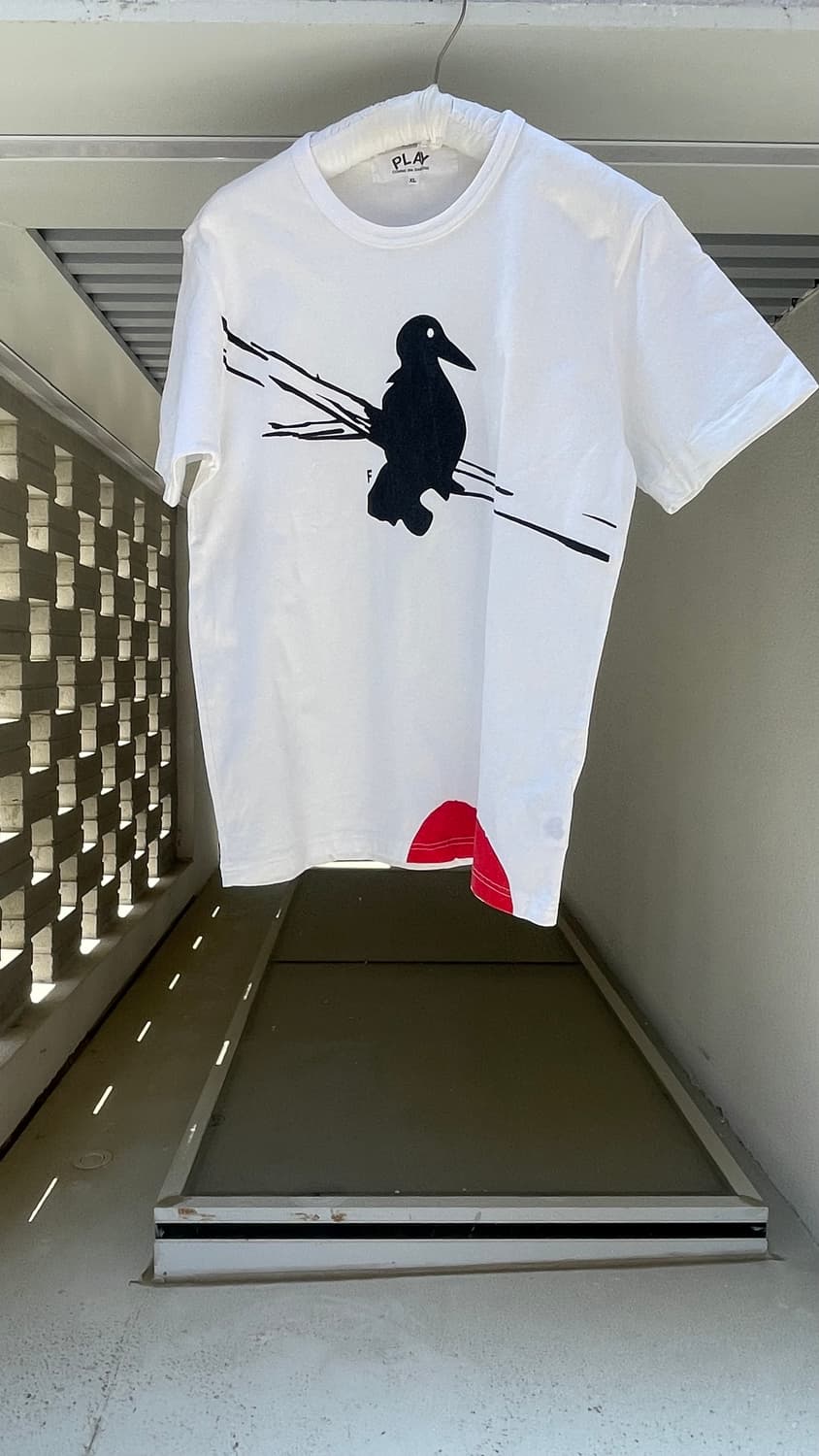 Comme des Garçons PLAY 'Crows' Graphic T 상품이미지4