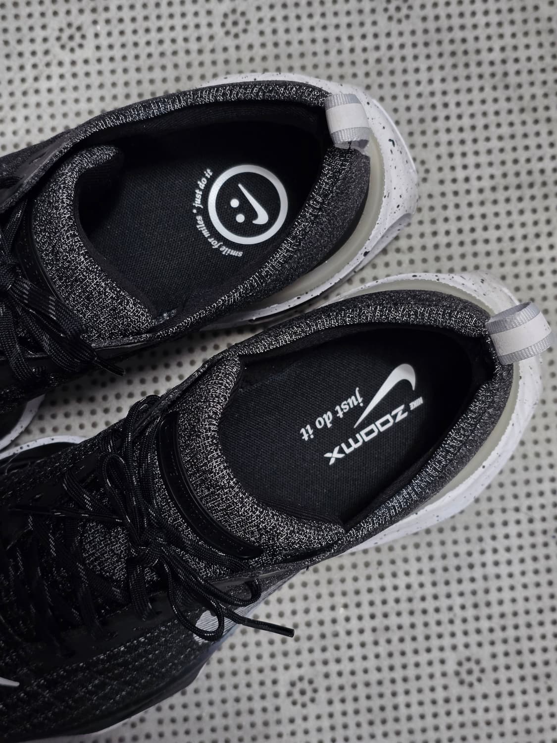 나이키 줌X 인빈시블 런 플라이니트 3 운동화 285 상품이미지3