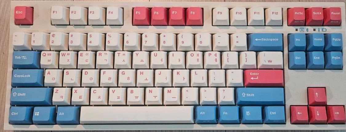 레오폴드 FC750RBT 코랄블루 저소음 적축  키보드 상품이미지1