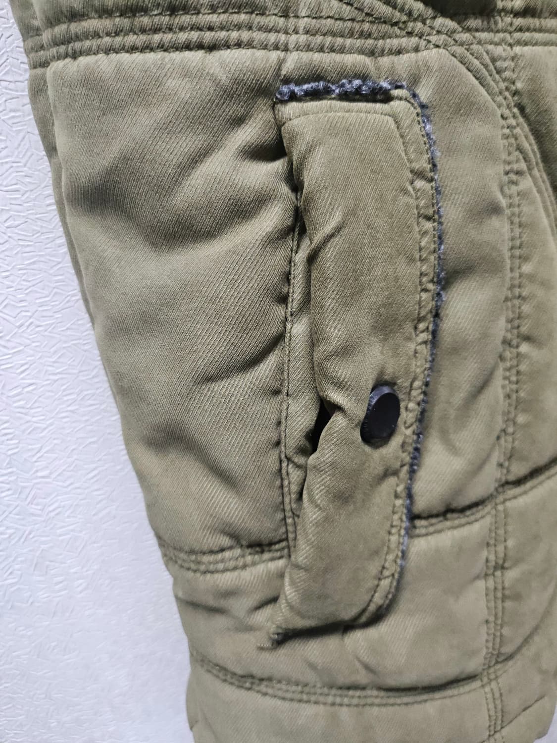 ALEXROGAN 알렉슬로건 패딩 조끼 카키 2XL 상품이미지3