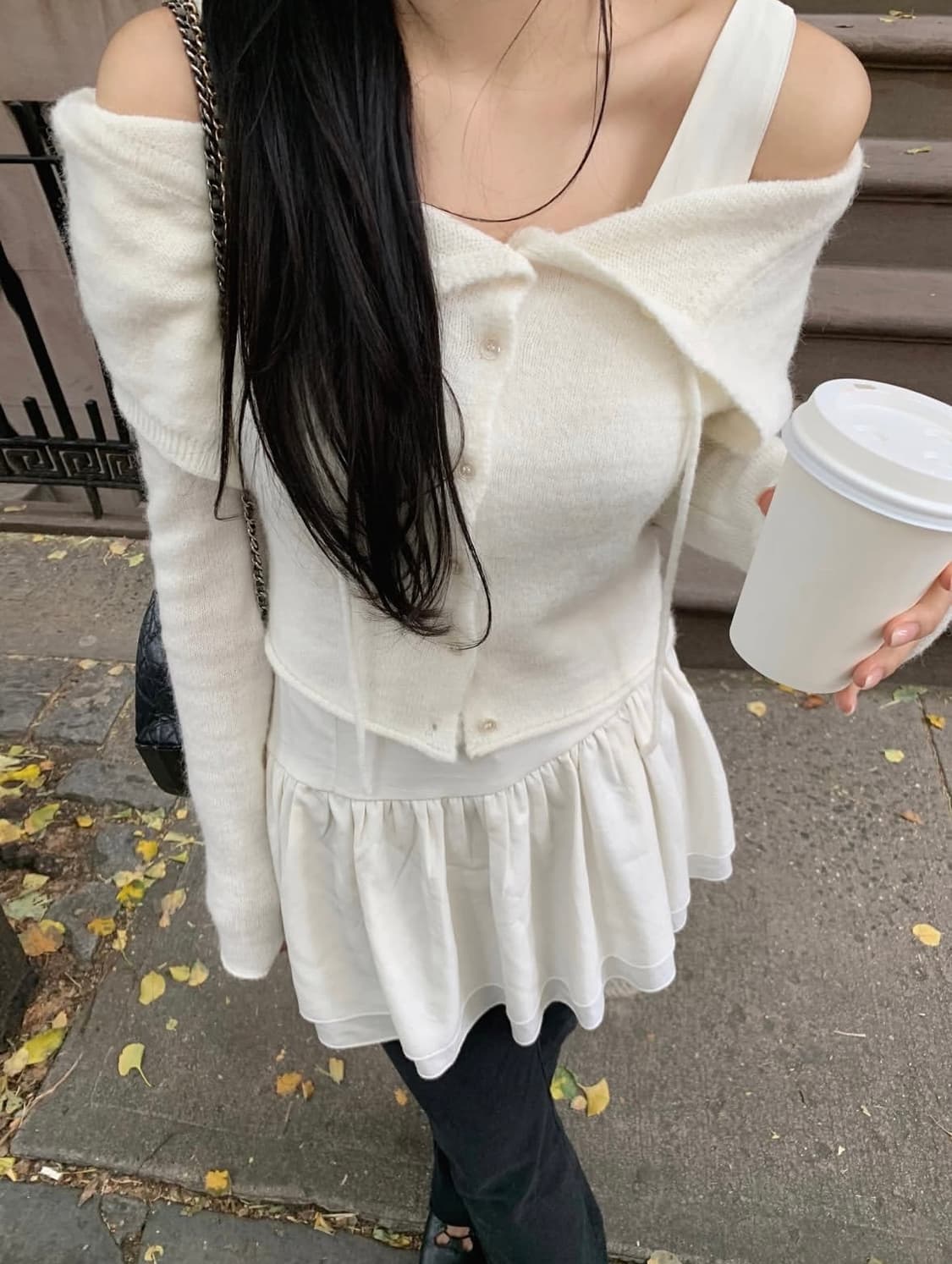 [미시착 새제품] 더위시리즈 뮤즈 콜러 가디건 아이보리. 오프숄더 연말룩 상품이미지1