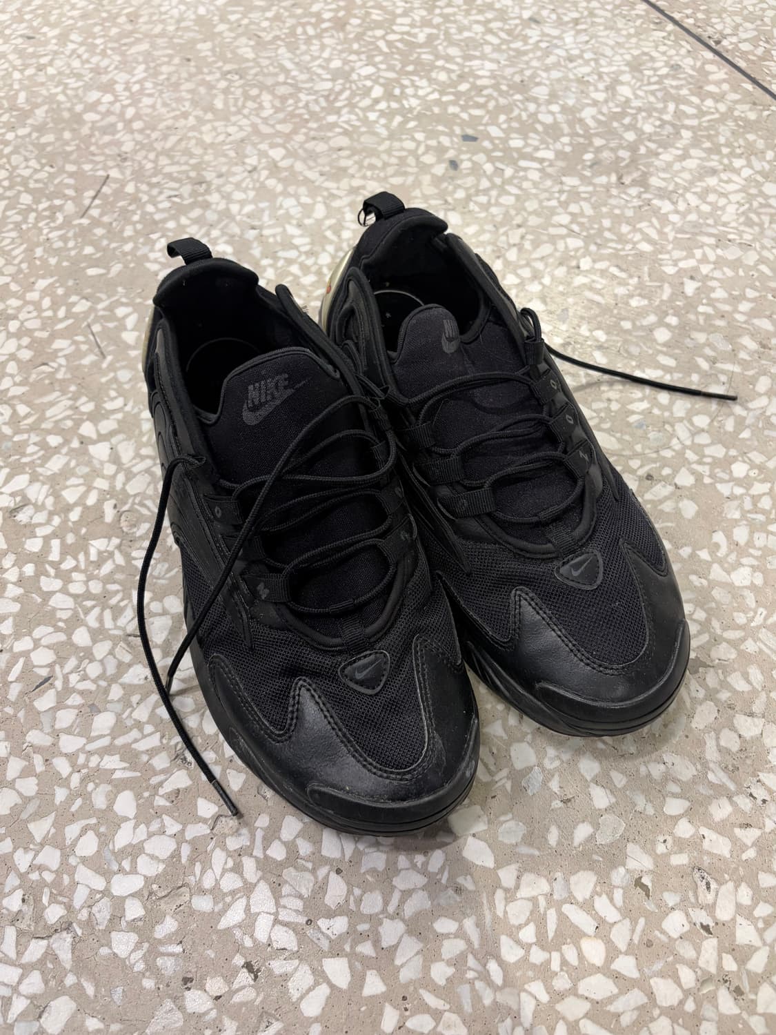 Nike All Black Low Profile Trail Sneaker 상품이미지1