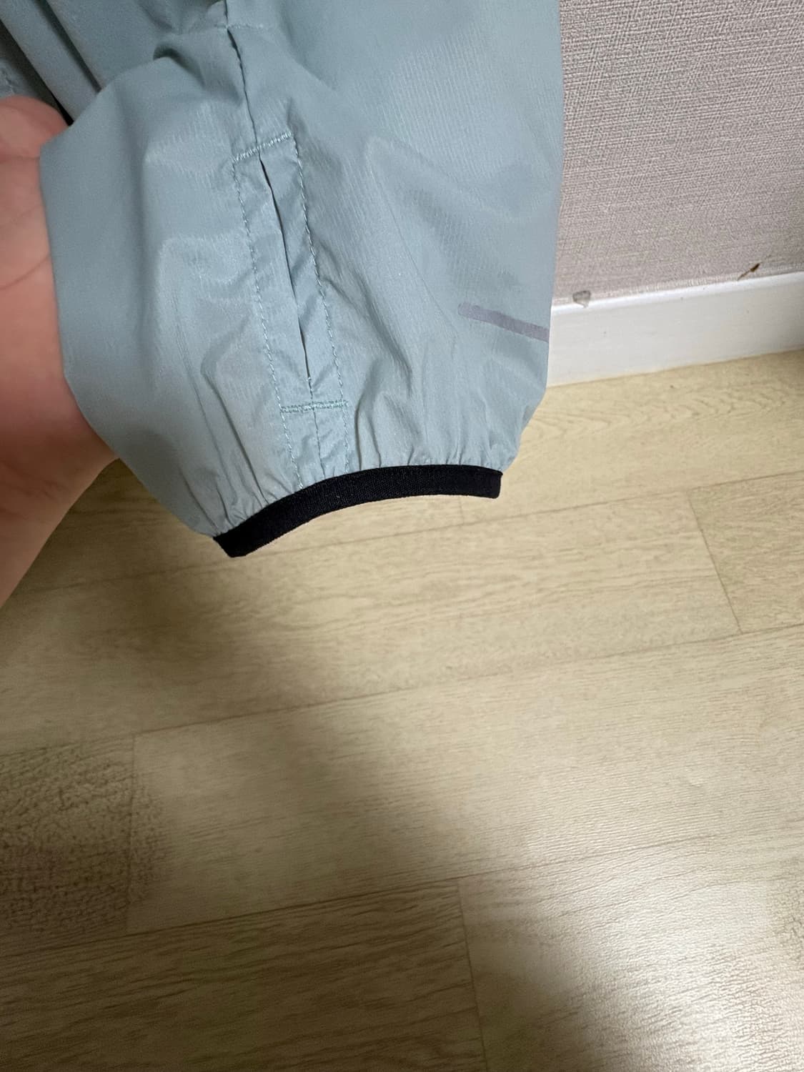 고요웨어 라이트 러닝 자켓  M사이즈 라이트 틸 팝니다 상품이미지5