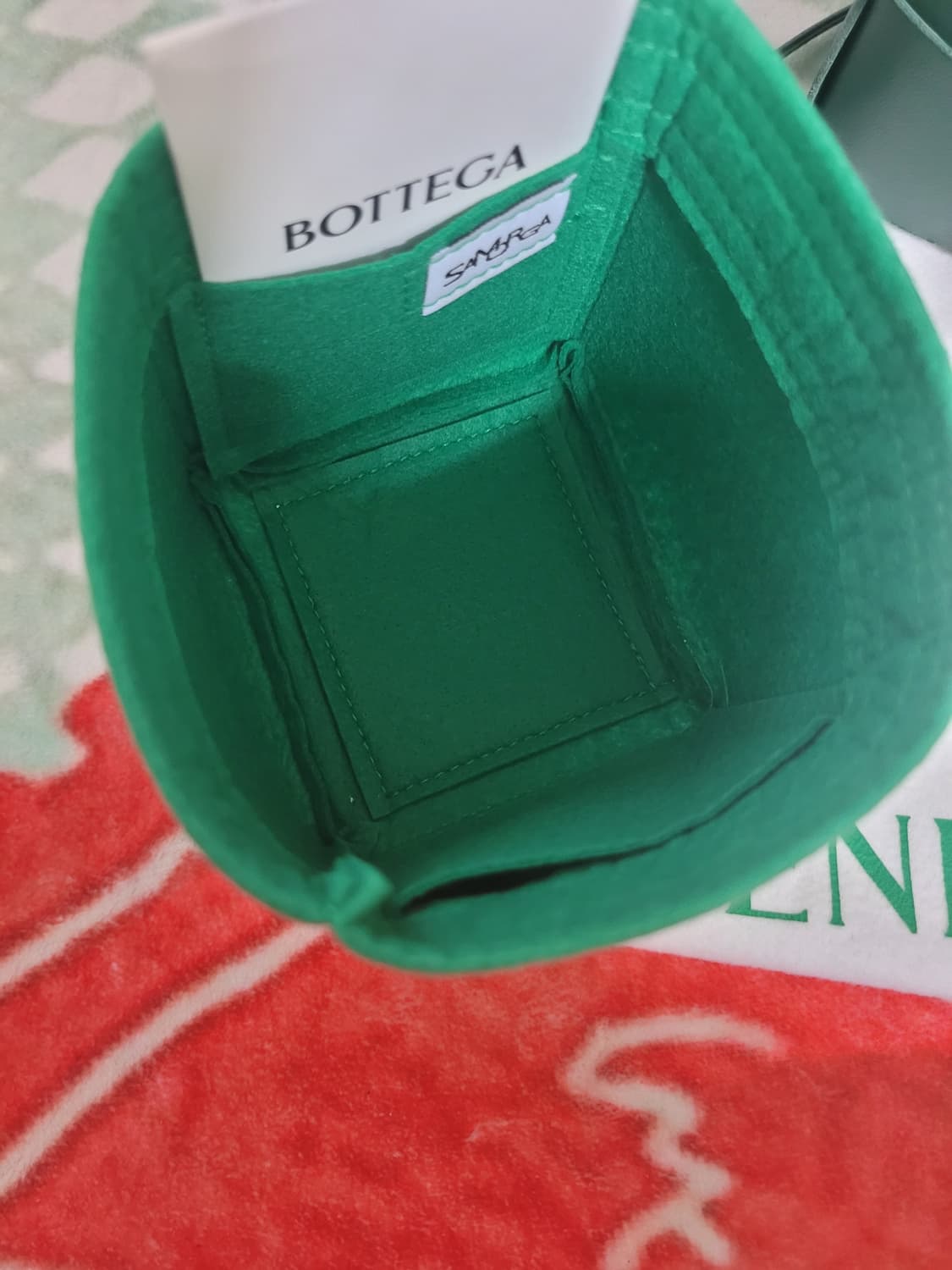 정품_무료배송) 보테가베네타 미니 버킷백(미니 카세트백) 상품이미지7
