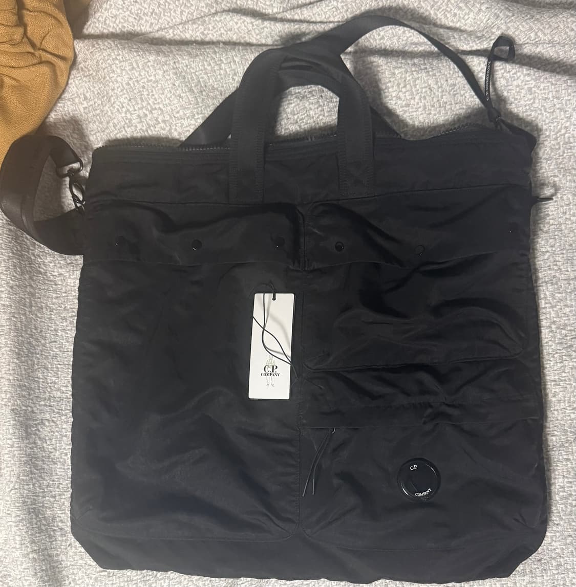 cp 컴퍼니 헬멧백 검정색 팝니다 상품이미지1